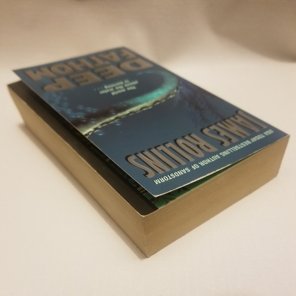 Oceanic scifi thriller by James Rollins- "Deep Fathom" paperback - Picture 3 of 5